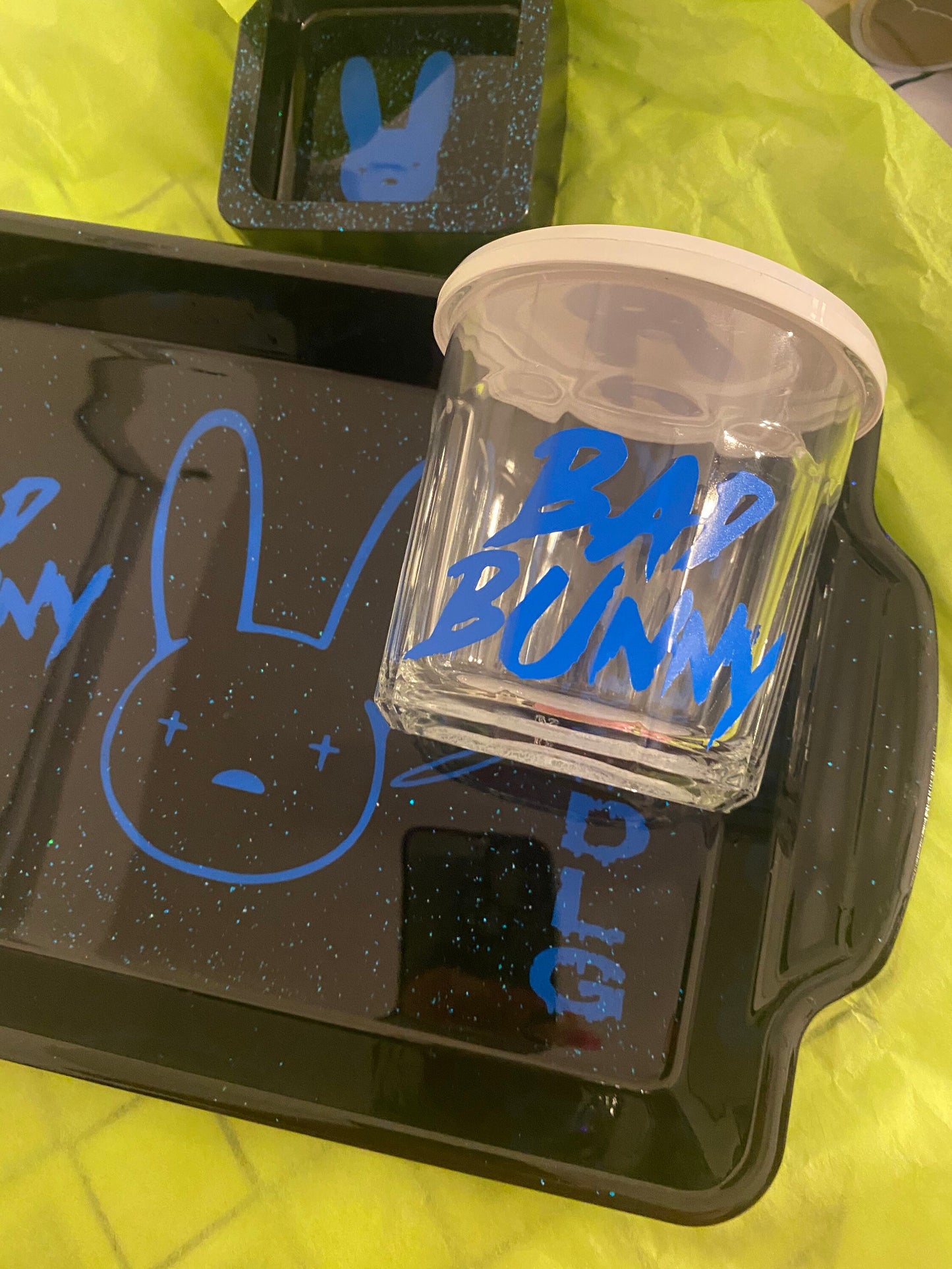 Bad bunny rolling tray set 4 pc